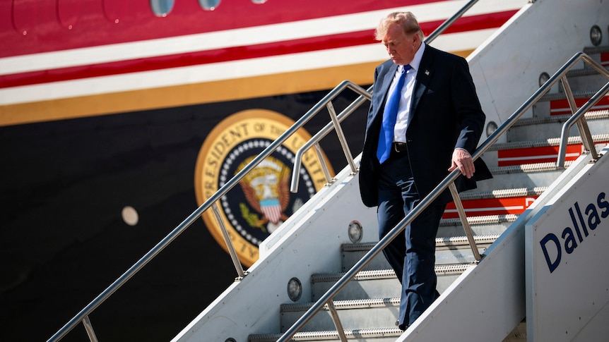 CNN barred from Trump trip after judge strikes down White House ban
