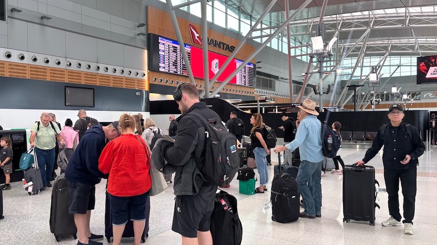 'Quite disruptive': Passengers react to workers' strikes at Sydney Airport