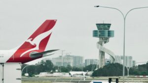 Sydney Airport near-collision one of worst in 20 years, investigators say
