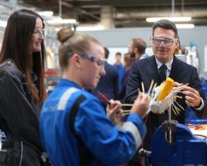 UK defence contractors to offer 40,000 apprenticeships, placements and jobs